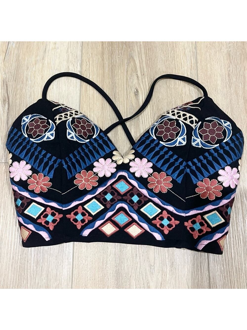 L'ATISTE by Amy Black Top with Colorful Embroidery Open Back size M
